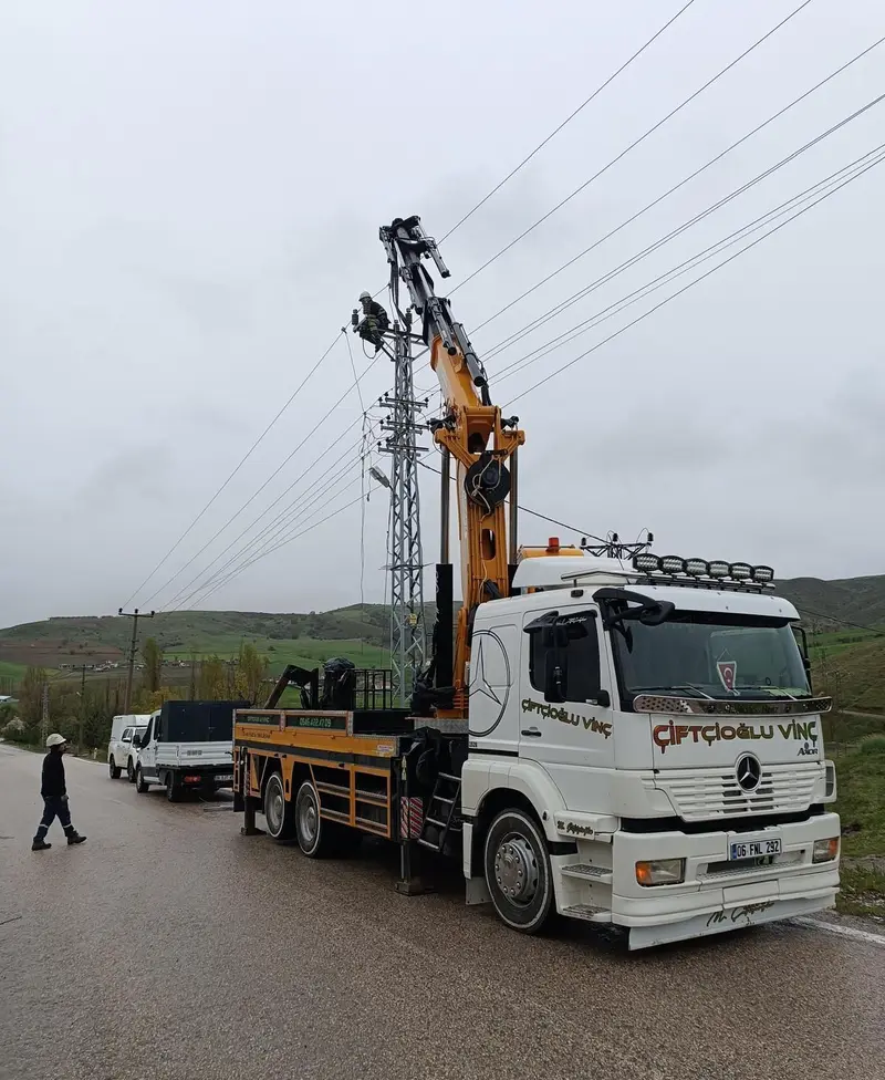 Elektrik hattı çalışması – Tetik Yol Yardım Çubuk oto çekici